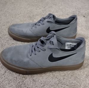 Nike Skateboard Shoes Size 7 Mens